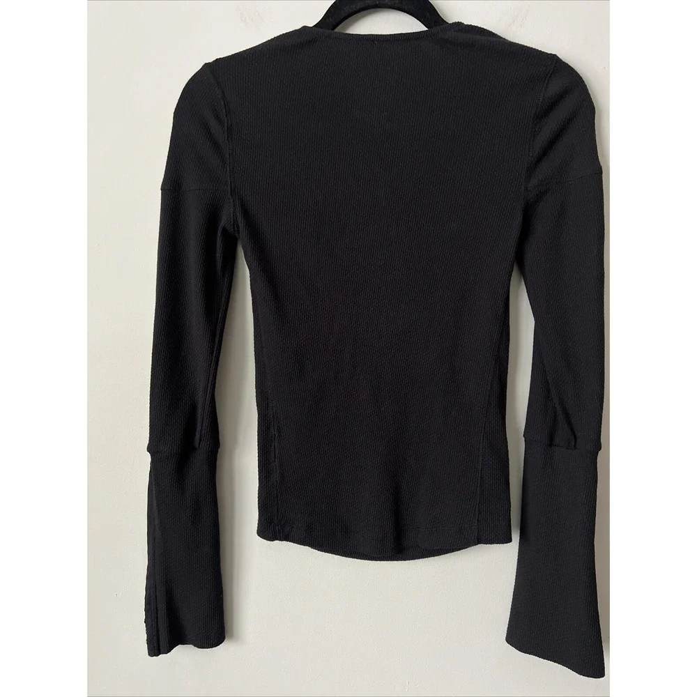 Free People A Little Unruly Thermal Pullover Black Metal Sleeve Size XS Fall